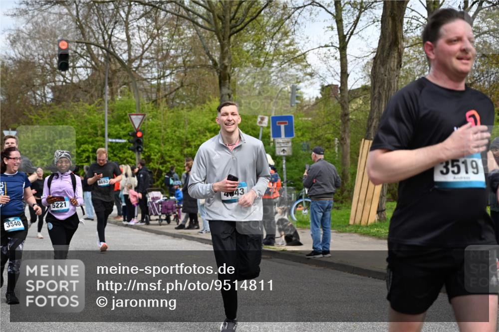 12.04.2026 - 45. Internationalen Wilhelmsburger Insellauf J. Mangold http://msf.ph/oto/9514811 12.04.2026 13:12:48 Ziel 3441, 5674, 4841, 2275, 4671, 4627, 4628, 3638, 4385, 2274, 4919, 4720, 4721, 2998, 4693, 3519, 4970, 3686, 4643, 2877, 5265, 5266, 4648, 2026, 5457, 4320, 4249, 3033, 2470, 4364, 3942, 5221, 3540, 3933, 3935, 3935, 3805, 5158, 5157, 2462, 4533, 5693, 5637 meine-sportfotos.de