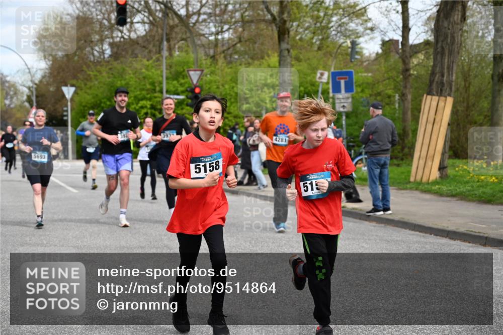 12.04.2026 - 45. Internationalen Wilhelmsburger Insellauf J. Mangold http://msf.ph/oto/9514864 12.04.2026 13:12:54 Ziel 2275, 4671, 4627, 4628, 3638, 4385, 2274, 4919, 4720, 4721, 2998, 4693, 3519, 4970, 3686, 4643, 2877, 5265, 5266, 4648, 2026, 5457, 2026, 5457, 4320, 4249, 3033, 2470, 4364, 3942, 5221, 3540, 3933, 3935, 3805, 5158, 5157, 2462, 4533, 5693, 5637, 2080, 5819, 2064, 4923, 4281, 3984 meine-sportfotos.de