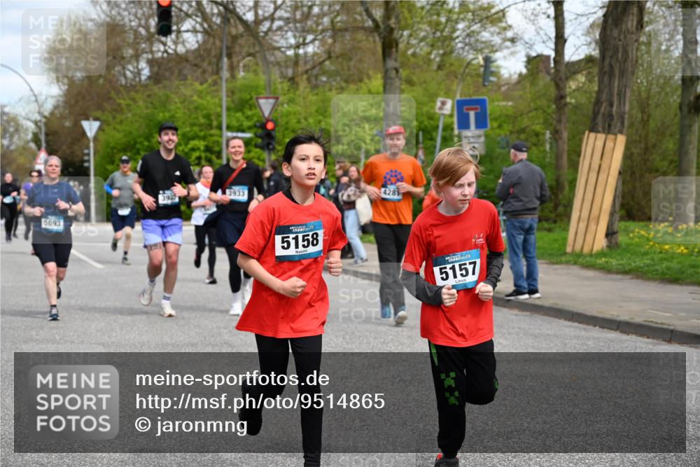 12.04.2026 - 45. Internationalen Wilhelmsburger Insellauf J. Mangold http://msf.ph/oto/9514865 12.04.2026 13:12:55 Ziel 4671, 4627, 4628, 3638, 4385, 2274, 4919, 4720, 4721, 2998, 4693, 3519, 4970, 3686, 4643, 2877, 5265, 5266, 4648, 2026, 5457, 4320, 4249, 3033, 2470, 4320, 4249, 3033, 2470, 4364, 3942, 5221, 3540, 3933, 3935, 3805, 5158, 5157, 2462, 4533, 5693, 5637, 2080, 5819, 2064, 4923, 4281, 3984, 3810 meine-sportfotos.de