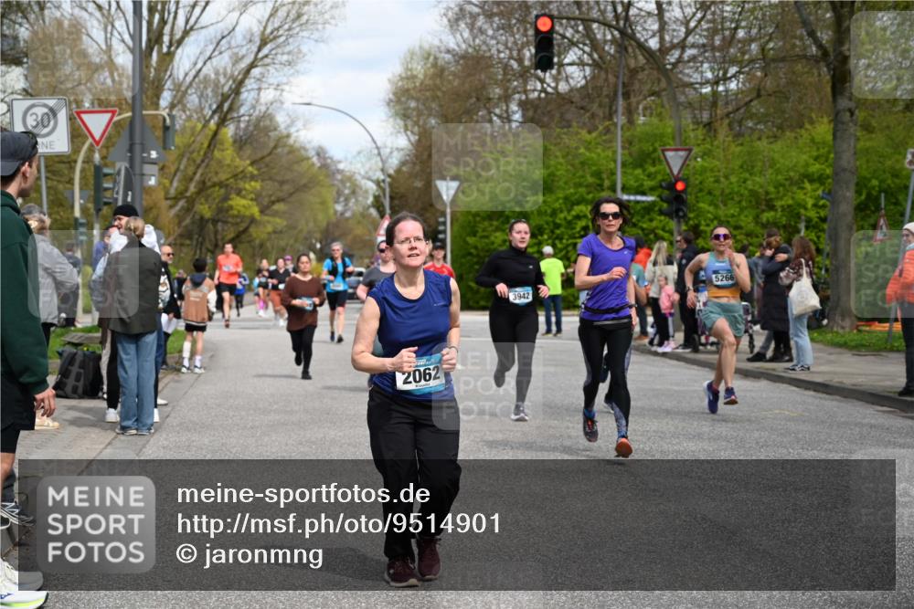 12.04.2026 - 45. Internationalen Wilhelmsburger Insellauf J. Mangold http://msf.ph/oto/9514901 12.04.2026 13:13:00 Ziel 4385, 2274, 4919, 4720, 4721, 2998, 4693, 3519, 4970, 3686, 4643, 2877, 5265, 5266, 4648, 2026, 5457, 4320, 4249, 3033, 2470, 4364, 3942, 5221, 3540, 3933, 3935, 3935, 3805, 5158, 5157, 2462, 4533, 5693, 5637, 2080, 5819, 2064, 4923, 4281, 3984, 3810, 3268, 2062 meine-sportfotos.de