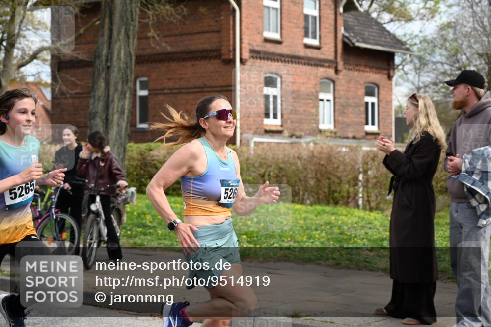 12.04.2026 - 45. Internationalen Wilhelmsburger Insellauf J. Mangold http://msf.ph/oto/9514919 12.04.2026 13:13:02 Ziel 2274, 4919, 4720, 4721, 2998, 4693, 3519, 4970, 3686, 4643, 2877, 5265, 5266, 4648, 2026, 5457, 4320, 4249, 3033, 2470, 4364, 3942, 5221, 3540, 3933, 3935, 3805, 5158, 5157, 5158, 5157, 2462, 4533, 5693, 5637, 2080, 5819, 2064, 4923, 4281, 3984, 3810, 3268, 2062, 4783 meine-sportfotos.de