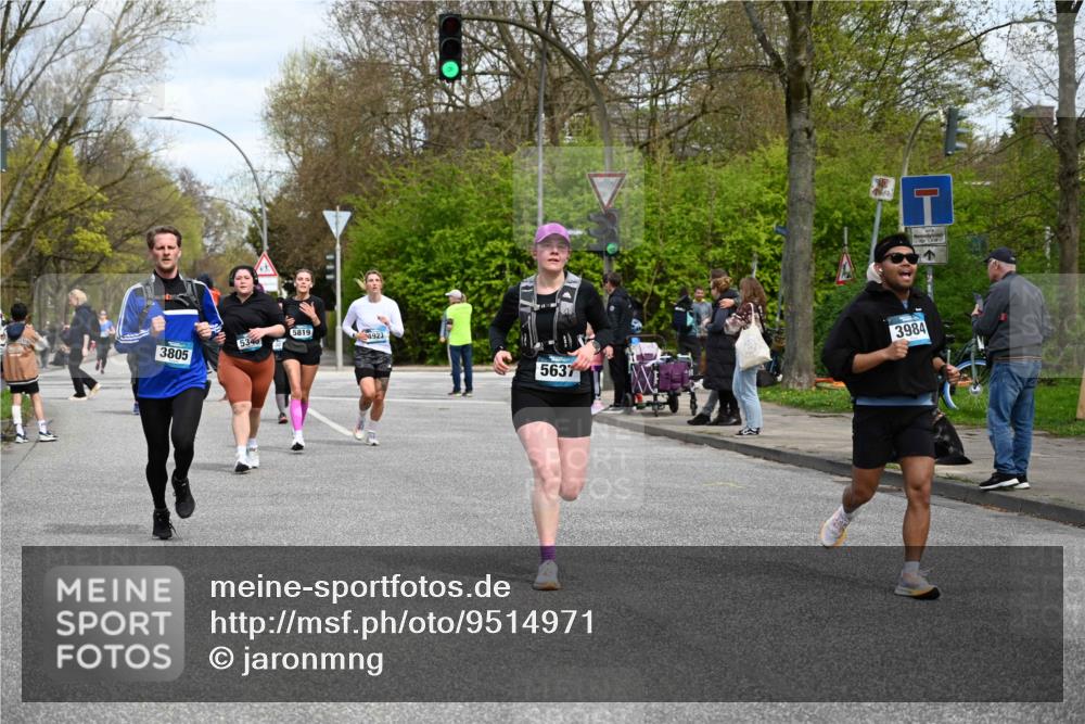 12.04.2026 - 45. Internationalen Wilhelmsburger Insellauf J. Mangold http://msf.ph/oto/9514971 12.04.2026 13:13:11 Ziel 3519, 4970, 3686, 4643, 2877, 5265, 5266, 4648, 2026, 5457, 4320, 4249, 3033, 2470, 4364, 3942, 5221, 3540, 3933, 3935, 3805, 5158, 5157, 2462, 4533, 5693, 5637, 2080, 5819, 2064, 4923, 4281, 3984, 3810, 3268, 2062, 2062, 4783, 4178, 5340 meine-sportfotos.de