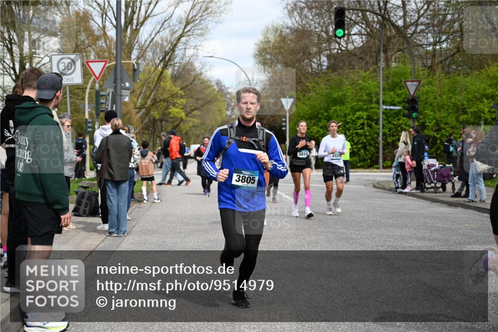 12.04.2026 - 45. Internationalen Wilhelmsburger Insellauf J. Mangold http://msf.ph/oto/9514979 12.04.2026 13:13:12 Ziel 4643, 2877, 5265, 5266, 4648, 2026, 5457, 4320, 4249, 3033, 2470, 4364, 3942, 5221, 3540, 3933, 3935, 3805, 5158, 5157, 2462, 4533, 5693, 5637, 2080, 5819, 2064, 4923, 4281, 3984, 3810, 3268, 2062, 4783, 4178, 5340 meine-sportfotos.de
