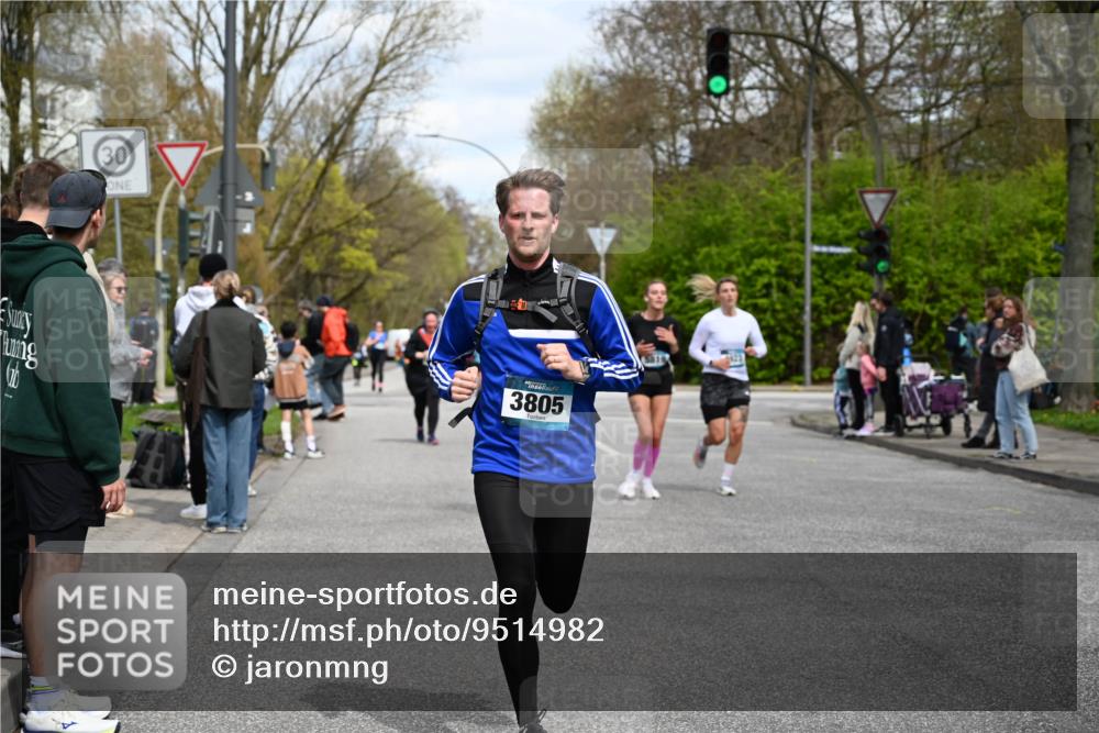 12.04.2026 - 45. Internationalen Wilhelmsburger Insellauf J. Mangold http://msf.ph/oto/9514982 12.04.2026 13:13:13 Ziel 4643, 2877, 5265, 5266, 4648, 2026, 5457, 4320, 4249, 3033, 2470, 4364, 3942, 5221, 3540, 3933, 3935, 3805, 5158, 5157, 2462, 4533, 5693, 5637, 2080, 5819, 2064, 4923, 4281, 3984, 3810, 3268, 2062, 4783, 4783, 4178, 5340 meine-sportfotos.de