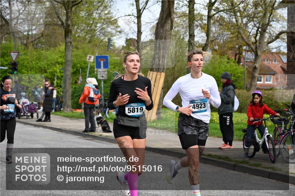12.04.2026 - 45. Internationalen Wilhelmsburger Insellauf J. Mangold http://msf.ph/oto/9515016 12.04.2026 13:13:16 Ziel 5265, 5266, 4648, 2026, 5457, 4320, 4249, 3033, 2470, 4364, 3942, 5221, 3540, 3933, 3935, 3805, 5158, 5157, 2462, 4533, 5693, 5637, 2080, 5819, 2064, 2064, 4923, 4281, 3984, 3810, 3268, 2062, 4783, 4178, 5340, 2999 meine-sportfotos.de