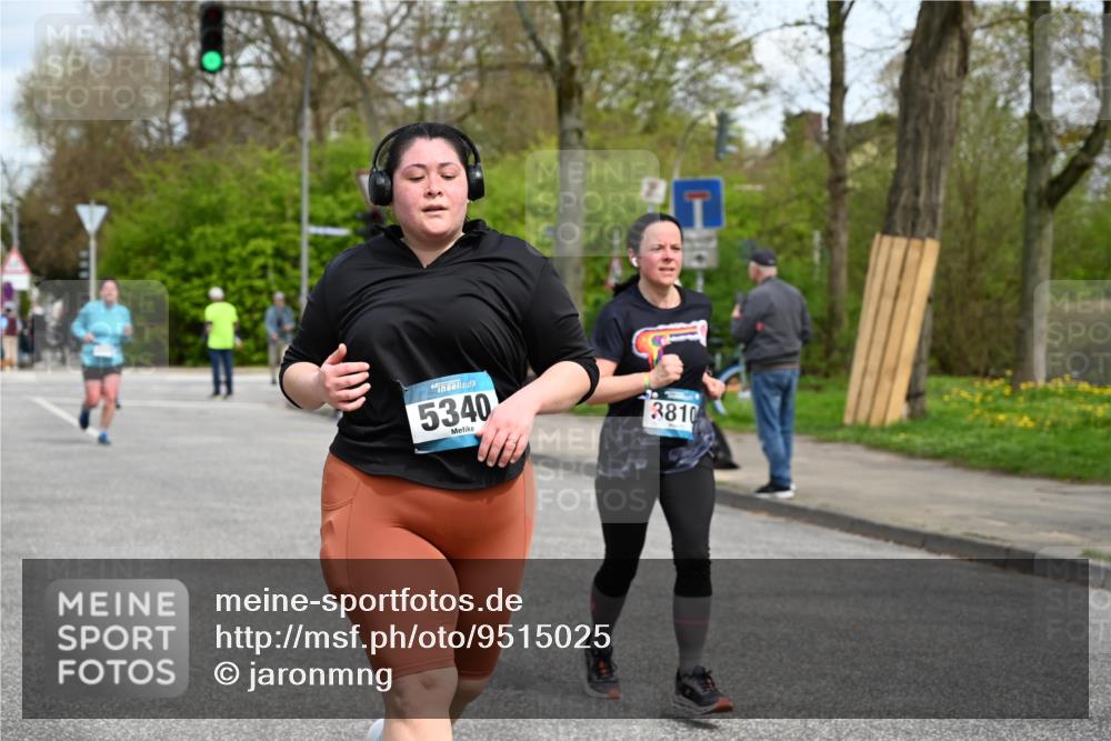 12.04.2026 - 45. Internationalen Wilhelmsburger Insellauf J. Mangold http://msf.ph/oto/9515025 12.04.2026 13:13:18 Ziel 5265, 5266, 4648, 2026, 5457, 4320, 4249, 3033, 2470, 4364, 3942, 5221, 3540, 3933, 3935, 3805, 5158, 5157, 2462, 4533, 5693, 5637, 2080, 5819, 2064, 4923, 4281, 3984, 3984, 3810, 3268, 2062, 4783, 4178, 5340, 2999, 5498, 4465, 5350 meine-sportfotos.de