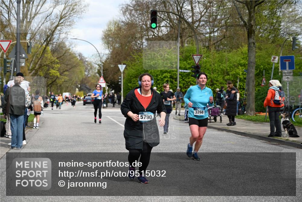12.04.2026 - 45. Internationalen Wilhelmsburger Insellauf J. Mangold http://msf.ph/oto/9515032 12.04.2026 13:13:21 Ziel 4364, 3942, 5221, 3540, 3933, 3935, 3805, 5158, 5157, 2462, 4533, 5693, 5637, 2080, 5819, 2064, 4923, 4281, 3984, 3810, 3268, 2062, 4783, 4178, 5340, 2999, 5498, 4465, 5350 meine-sportfotos.de