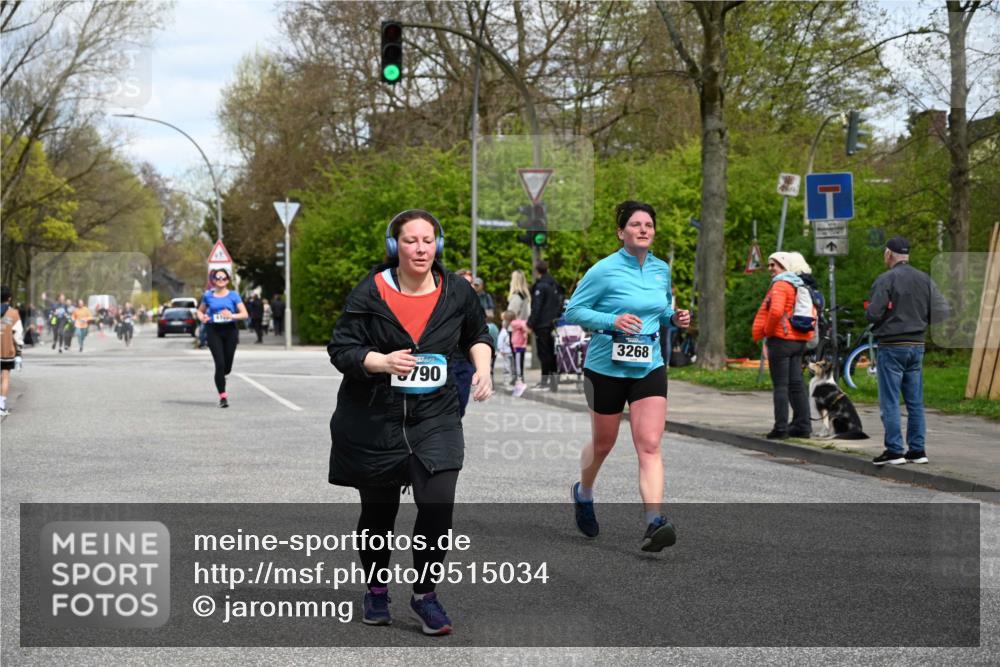 12.04.2026 - 45. Internationalen Wilhelmsburger Insellauf J. Mangold http://msf.ph/oto/9515034 12.04.2026 13:13:21 Ziel 4364, 3942, 5221, 3540, 3933, 3935, 3805, 5158, 5157, 2462, 4533, 5693, 5637, 2080, 5819, 2064, 4923, 4281, 3984, 3810, 3268, 2062, 4783, 4178, 5340, 2999, 5498, 4465, 5350 meine-sportfotos.de