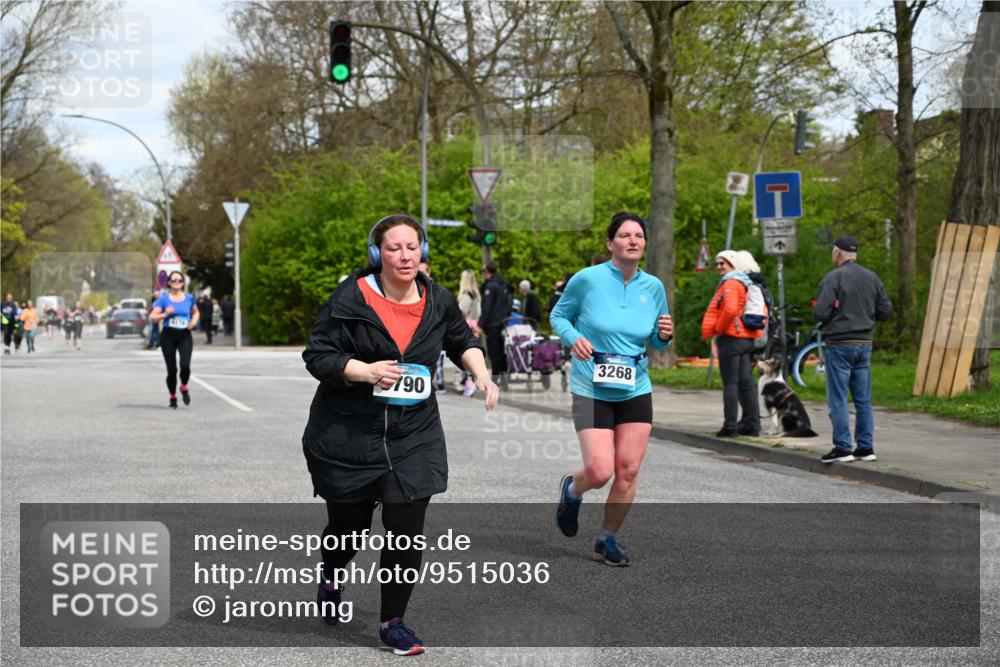 12.04.2026 - 45. Internationalen Wilhelmsburger Insellauf J. Mangold http://msf.ph/oto/9515036 12.04.2026 13:13:22 Ziel 3942, 5221, 3540, 3933, 3935, 3805, 5158, 5157, 2462, 4533, 5693, 5637, 2080, 5819, 2064, 4923, 4281, 3984, 3810, 3268, 3268, 2062, 4783, 4178, 5340, 5340, 2999, 5498, 4465, 5350 meine-sportfotos.de