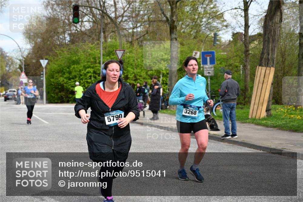 12.04.2026 - 45. Internationalen Wilhelmsburger Insellauf J. Mangold http://msf.ph/oto/9515041 12.04.2026 13:13:22 Ziel 3942, 5221, 3540, 3933, 3935, 3805, 5158, 5157, 2462, 4533, 5693, 5637, 2080, 5819, 2064, 4923, 4281, 3984, 3810, 3268, 3268, 2062, 4783, 4178, 5340, 5340, 2999, 5498, 4465, 5350 meine-sportfotos.de