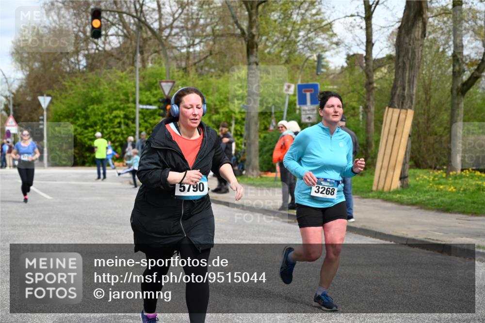 12.04.2026 - 45. Internationalen Wilhelmsburger Insellauf J. Mangold http://msf.ph/oto/9515044 12.04.2026 13:13:22 Ziel 3942, 5221, 3540, 3933, 3935, 3805, 5158, 5157, 2462, 4533, 5693, 5637, 2080, 5819, 2064, 4923, 4281, 3984, 3810, 3268, 3268, 2062, 4783, 4178, 5340, 5340, 2999, 5498, 4465, 5350 meine-sportfotos.de