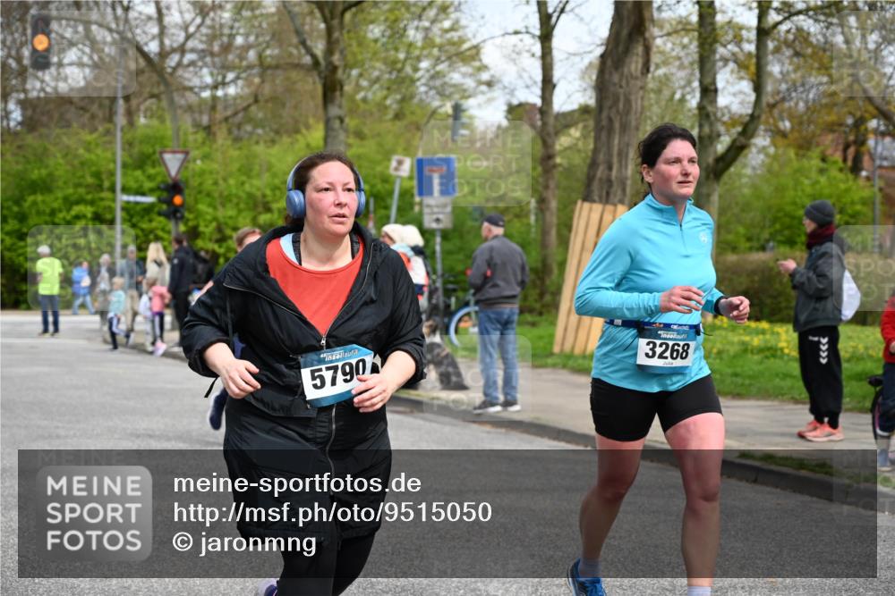 12.04.2026 - 45. Internationalen Wilhelmsburger Insellauf J. Mangold http://msf.ph/oto/9515050 12.04.2026 13:13:23 Ziel 3540, 3933, 3935, 3805, 5158, 5157, 2462, 4533, 5693, 5637, 2080, 5819, 2064, 4923, 4281, 3984, 3810, 3268, 2062, 2062, 4783, 4178, 5340, 2999, 5498, 4465, 5350, 5790 meine-sportfotos.de