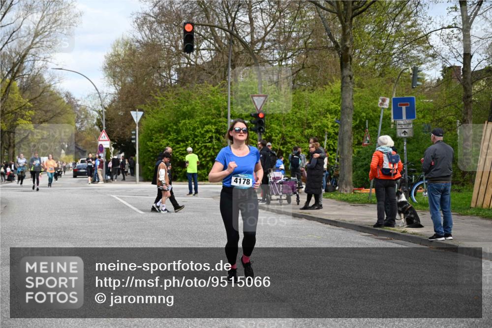 12.04.2026 - 45. Internationalen Wilhelmsburger Insellauf J. Mangold http://msf.ph/oto/9515066 12.04.2026 13:13:26 Ziel 3805, 5158, 5157, 2462, 4533, 5693, 5637, 2080, 5819, 2064, 4923, 4281, 3984, 3810, 3268, 2062, 4783, 4178, 5340, 2999, 2999, 5498, 4465, 5350, 5790 meine-sportfotos.de