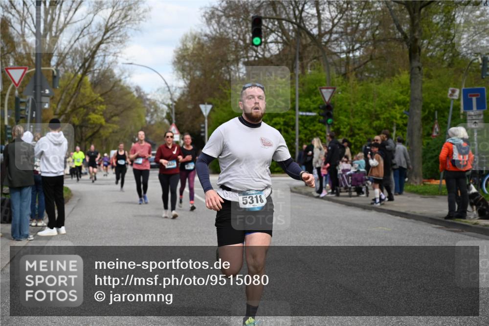 12.04.2026 - 45. Internationalen Wilhelmsburger Insellauf J. Mangold http://msf.ph/oto/9515080 12.04.2026 13:14:03 Ziel 2999, 5498, 4465, 5350, 5790, 4716, 5318, 5418, 5481, 4228, 4573, 3360, 3443, 3443, 3469, 2107, 4421, 5242, 3425, 5142, 4852, 2430, 5813, 4747 meine-sportfotos.de