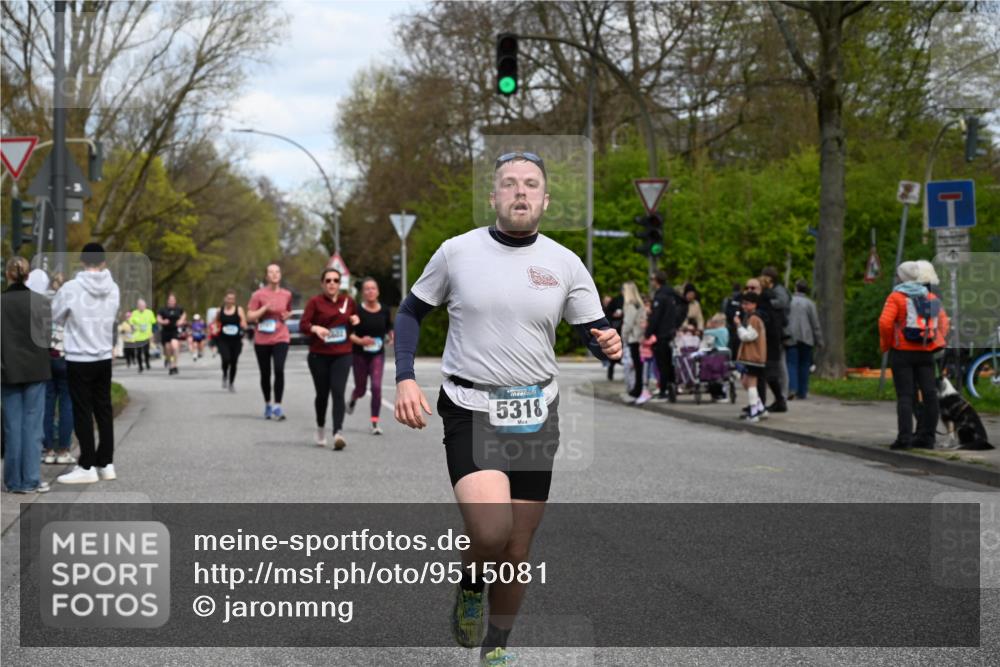 12.04.2026 - 45. Internationalen Wilhelmsburger Insellauf J. Mangold http://msf.ph/oto/9515081 12.04.2026 13:14:03 Ziel 2999, 5498, 4465, 5350, 5790, 4716, 5318, 5418, 5481, 4228, 4573, 3360, 3443, 3443, 3469, 2107, 4421, 5242, 3425, 5142, 4852, 2430, 5813, 4747 meine-sportfotos.de