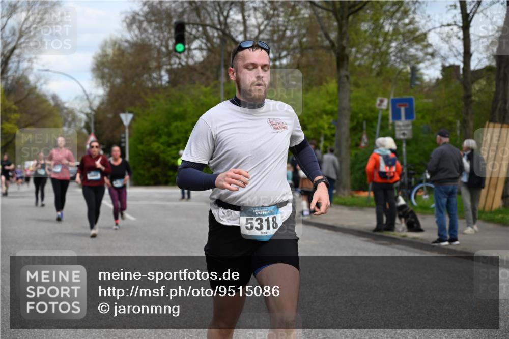 12.04.2026 - 45. Internationalen Wilhelmsburger Insellauf J. Mangold http://msf.ph/oto/9515086 12.04.2026 13:14:04 Ziel 5498, 4465, 5350, 5790, 4716, 5318, 5418, 5481, 5418, 5481, 4228, 4573, 3360, 3443, 3469, 2107, 4421, 5242, 3425, 5142, 4852, 2430, 5813, 4747 meine-sportfotos.de