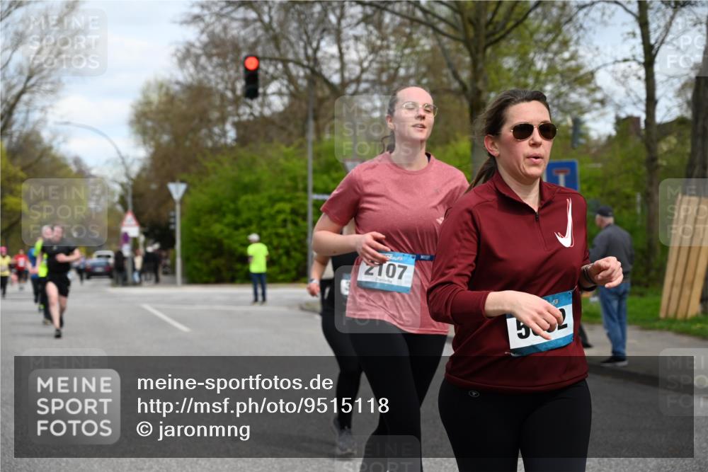 12.04.2026 - 45. Internationalen Wilhelmsburger Insellauf J. Mangold http://msf.ph/oto/9515118 12.04.2026 13:14:10 Ziel 5790, 4716, 5318, 5418, 5481, 4228, 4573, 3360, 3443, 3469, 2107, 4421, 5242, 3425, 5142, 4852, 4852, 2430, 5813, 4747, 3773, 5602, 4960, 4418 meine-sportfotos.de