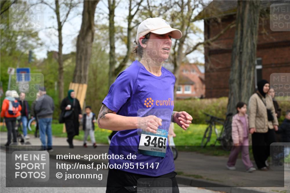 12.04.2026 - 45. Internationalen Wilhelmsburger Insellauf J. Mangold http://msf.ph/oto/9515147 12.04.2026 13:14:22 Ziel 5418, 5481, 4228, 4573, 3360, 3443, 3469, 2107, 4421, 5242, 3425, 5142, 4852, 4852, 2430, 5813, 4747, 3773, 5602, 4960, 4418, 5156, 4111, 3306, 3328, 2772, 5348, 4837, 4838, 4669 meine-sportfotos.de