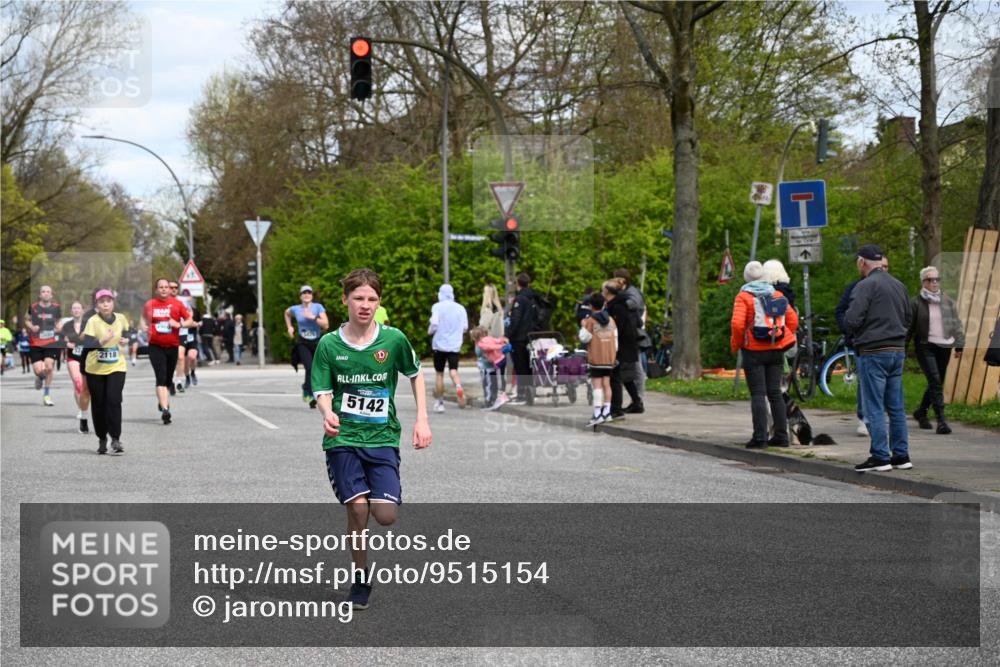 12.04.2026 - 45. Internationalen Wilhelmsburger Insellauf J. Mangold http://msf.ph/oto/9515154 12.04.2026 13:14:23 Ziel 5418, 5481, 4228, 4573, 3360, 3443, 3469, 2107, 4421, 5242, 3425, 5142, 4852, 2430, 5813, 4747, 3773, 5602, 4960, 4418, 5156, 5156, 4111, 3306, 3328, 2772, 5348, 4837, 4838, 4669 meine-sportfotos.de