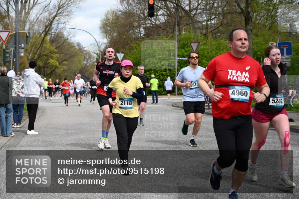 12.04.2026 - 45. Internationalen Wilhelmsburger Insellauf J. Mangold http://msf.ph/oto/9515198 12.04.2026 13:14:29 Ziel 5418, 5481, 4228, 4573, 3360, 3443, 3469, 2107, 4421, 5242, 3425, 5142, 4852, 2430, 5813, 4747, 3773, 5602, 4960, 4418, 5156, 4111, 3306, 3328, 2772, 5348, 4837, 4838, 5348, 4837, 4838, 4669, 2110, 4695, 2815, 2785 meine-sportfotos.de