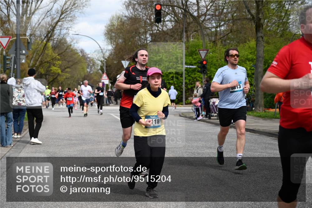 12.04.2026 - 45. Internationalen Wilhelmsburger Insellauf J. Mangold http://msf.ph/oto/9515204 12.04.2026 13:14:29 Ziel 5418, 5481, 4228, 4573, 3360, 3443, 3469, 2107, 4421, 5242, 3425, 5142, 4852, 2430, 5813, 4747, 3773, 5602, 4960, 4418, 5156, 4111, 3306, 3328, 2772, 5348, 4837, 4838, 5348, 4837, 4838, 4669, 2110, 4695, 2815, 2785 meine-sportfotos.de