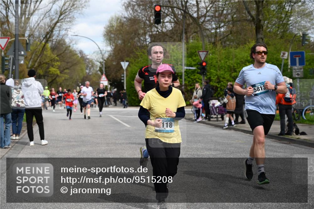 12.04.2026 - 45. Internationalen Wilhelmsburger Insellauf J. Mangold http://msf.ph/oto/9515208 12.04.2026 13:14:29 Ziel 5418, 5481, 4228, 4573, 3360, 3443, 3469, 2107, 4421, 5242, 3425, 5142, 4852, 2430, 5813, 4747, 3773, 5602, 4960, 4418, 5156, 4111, 3306, 3328, 2772, 5348, 4837, 4838, 5348, 4837, 4838, 4669, 2110, 4695, 2815, 2785 meine-sportfotos.de