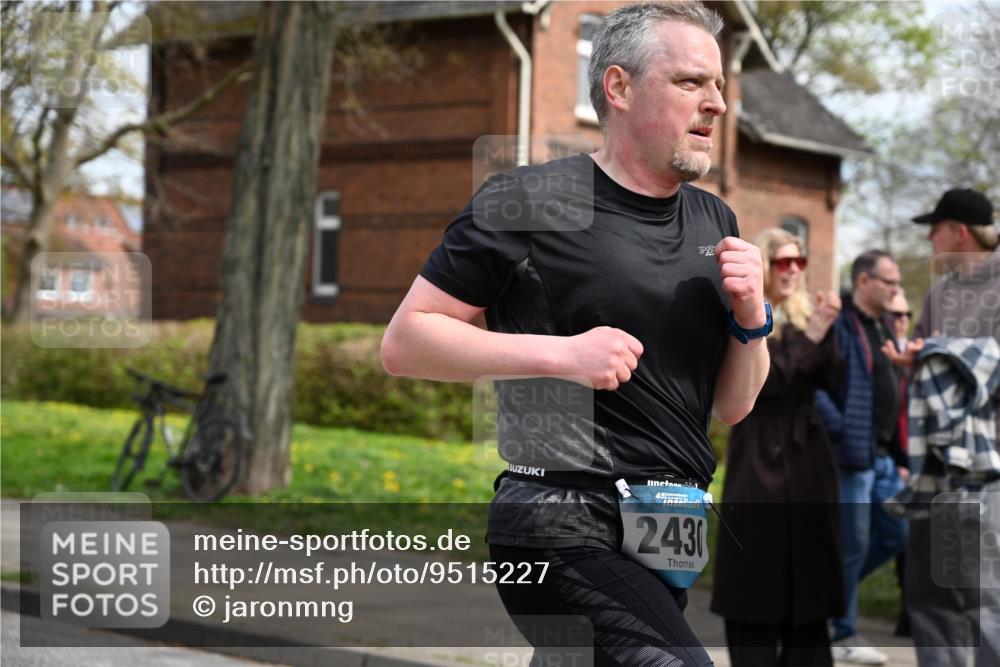 12.04.2026 - 45. Internationalen Wilhelmsburger Insellauf J. Mangold http://msf.ph/oto/9515227 12.04.2026 13:14:33 Ziel 4573, 3360, 3443, 3469, 2107, 4421, 5242, 3425, 5142, 4852, 2430, 5813, 4747, 3773, 5602, 4960, 4418, 4418, 5156, 4111, 3306, 3328, 2772, 5348, 4837, 4838, 4669, 2110, 4695, 2815, 2785, 2043, 2118, 5755, 5029 meine-sportfotos.de
