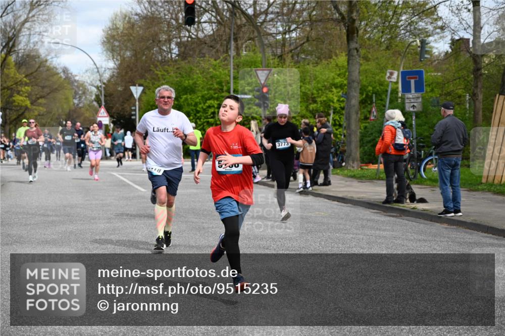 12.04.2026 - 45. Internationalen Wilhelmsburger Insellauf J. Mangold http://msf.ph/oto/9515235 12.04.2026 13:14:35 Ziel 3360, 3443, 3469, 2107, 4421, 5242, 3425, 5142, 4852, 2430, 5813, 4747, 3773, 5602, 4960, 4418, 5156, 5156, 4111, 3306, 3328, 2772, 5348, 4837, 4838, 4669, 2110, 4695, 2815, 2785, 2043, 2118, 5755, 5029 meine-sportfotos.de