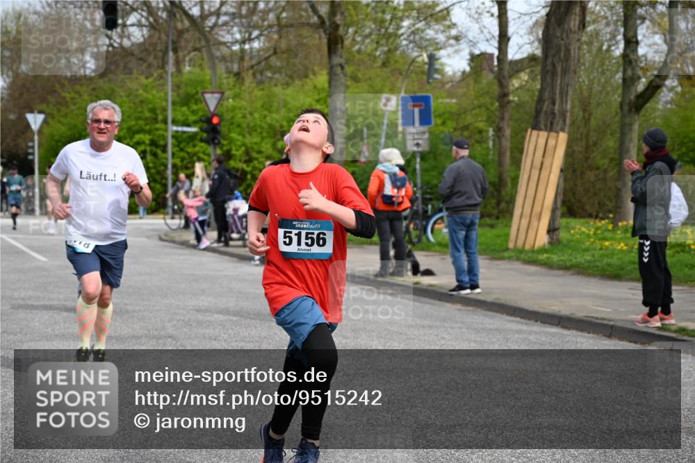 12.04.2026 - 45. Internationalen Wilhelmsburger Insellauf J. Mangold http://msf.ph/oto/9515242 12.04.2026 13:14:35 Ziel 3360, 3443, 3469, 2107, 4421, 5242, 3425, 5142, 4852, 2430, 5813, 4747, 3773, 5602, 4960, 4418, 5156, 5156, 4111, 3306, 3328, 2772, 5348, 4837, 4838, 4669, 2110, 4695, 2815, 2785, 2043, 2118, 5755, 5029 meine-sportfotos.de