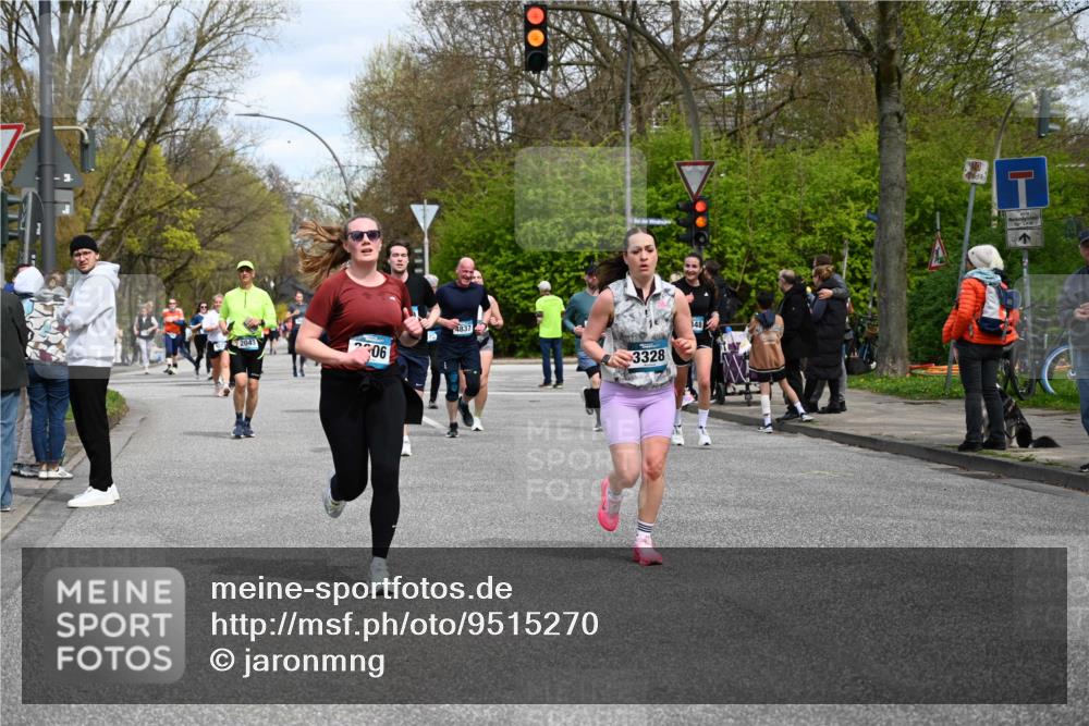 12.04.2026 - 45. Internationalen Wilhelmsburger Insellauf J. Mangold http://msf.ph/oto/9515270 12.04.2026 13:14:40 Ziel 3443, 3469, 2107, 4421, 5242, 3425, 5142, 4852, 2430, 5813, 4747, 3773, 5602, 4960, 4418, 5156, 4111, 3306, 3328, 2772, 2772, 5348, 4837, 4838, 4669, 2110, 4695, 2815, 2110, 4695, 2815, 2785, 2043, 2118, 5755, 5029, 4662, 4663, 4559, 3308 meine-sportfotos.de
