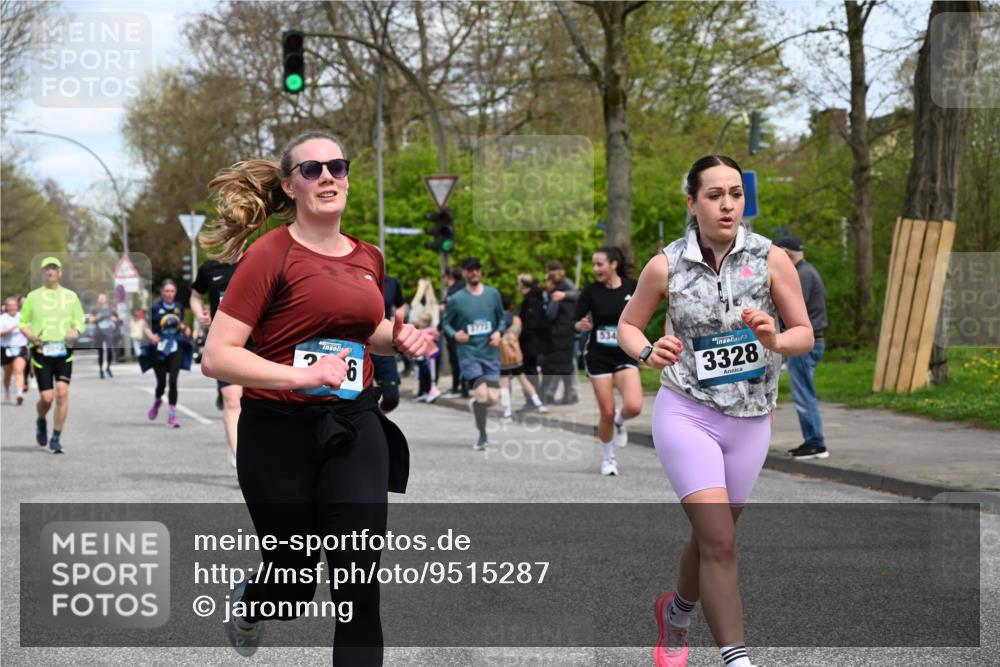 12.04.2026 - 45. Internationalen Wilhelmsburger Insellauf J. Mangold http://msf.ph/oto/9515287 12.04.2026 13:14:42 Ziel 3469, 2107, 4421, 5242, 3425, 5142, 4852, 2430, 5813, 4747, 3773, 5602, 4960, 4418, 5156, 4111, 3306, 3328, 2772, 5348, 4837, 4838, 4669, 2110, 4695, 2815, 2785, 2043, 2118, 2043, 2118, 5755, 5029, 4662, 4663, 4559, 3308, 3881 meine-sportfotos.de
