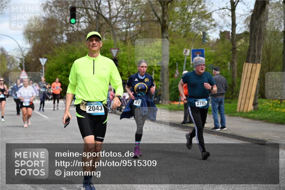 12.04.2026 - 45. Internationalen Wilhelmsburger Insellauf J. Mangold http://msf.ph/oto/9515309 12.04.2026 13:14:46 Ziel 5142, 4852, 2430, 5813, 4747, 3773, 5602, 4960, 4418, 5156, 4111, 3306, 3328, 2772, 5348, 4837, 4838, 4669, 2110, 4695, 2815, 2785, 2043, 2118, 5755, 5029, 4662, 4663, 4559, 3308, 3881, 3882, 3767, 3765 meine-sportfotos.de