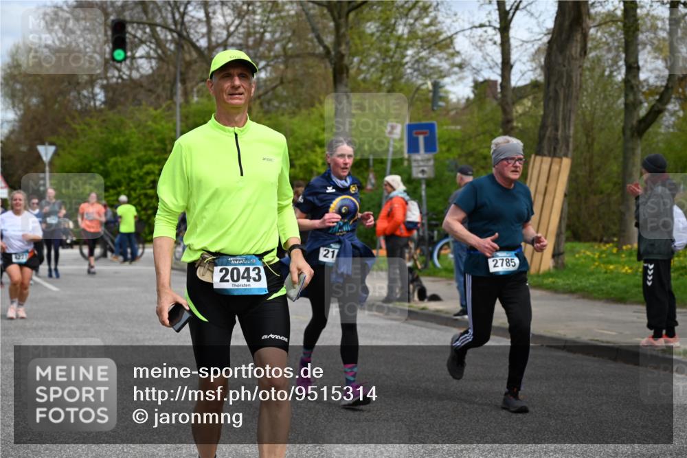 12.04.2026 - 45. Internationalen Wilhelmsburger Insellauf J. Mangold http://msf.ph/oto/9515314 12.04.2026 13:14:47 Ziel 4852, 2430, 5813, 4747, 3773, 5602, 4960, 4418, 5156, 4111, 3306, 3328, 2772, 5348, 4837, 4838, 4669, 2110, 4695, 2815, 2785, 2043, 2118, 5755, 5029, 4662, 4663, 4559, 3308, 3881, 3882, 3767, 3765, 4366 meine-sportfotos.de