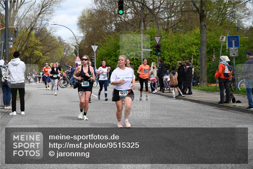 12.04.2026 - 45. Internationalen Wilhelmsburger Insellauf J. Mangold http://msf.ph/oto/9515325 12.04.2026 13:14:49 Ziel 2430, 5813, 4747, 3773, 5602, 4960, 4418, 5156, 4111, 3306, 3328, 2772, 5348, 4837, 4838, 4669, 2110, 4695, 2815, 2785, 2043, 2118, 5755, 5029, 4662, 4663, 4559, 3308, 3881, 3882, 3767, 3765, 4366, 4227 meine-sportfotos.de