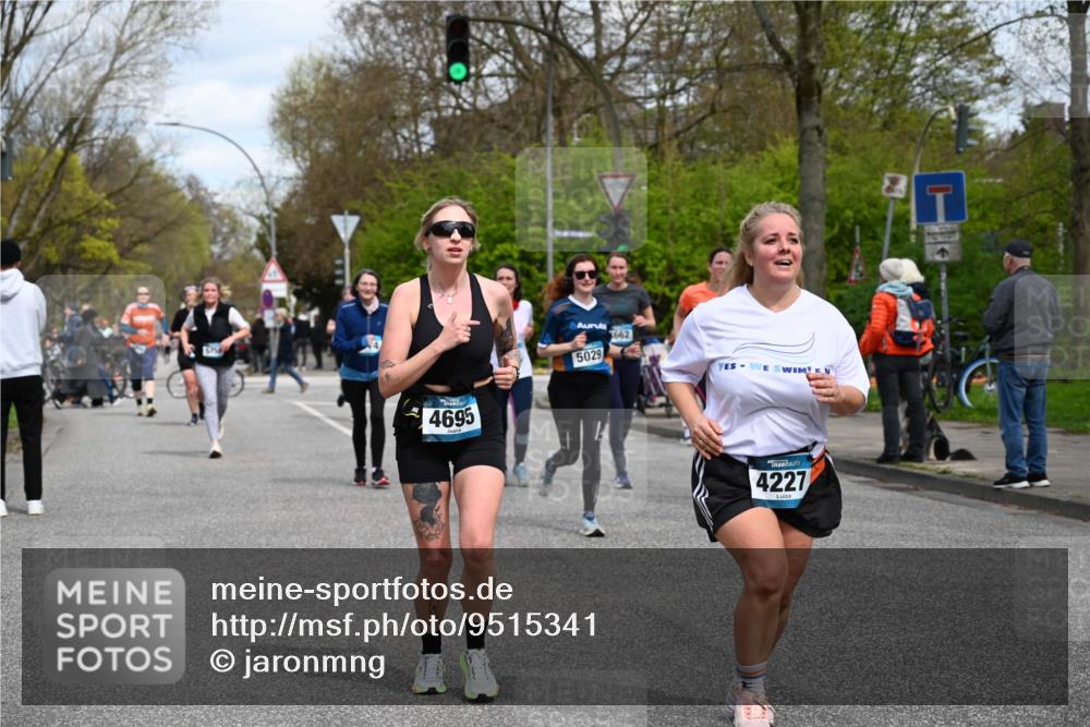 12.04.2026 - 45. Internationalen Wilhelmsburger Insellauf J. Mangold http://msf.ph/oto/9515341 12.04.2026 13:14:51 Ziel 5813, 4747, 3773, 5602, 4960, 4418, 5156, 4111, 3306, 3328, 2772, 5348, 4837, 4838, 4669, 2110, 4695, 2815, 2785, 2043, 2118, 5755, 5029, 4662, 4663, 4559, 3308, 3881, 3882, 3767, 3765, 4366, 4227, 3232 meine-sportfotos.de