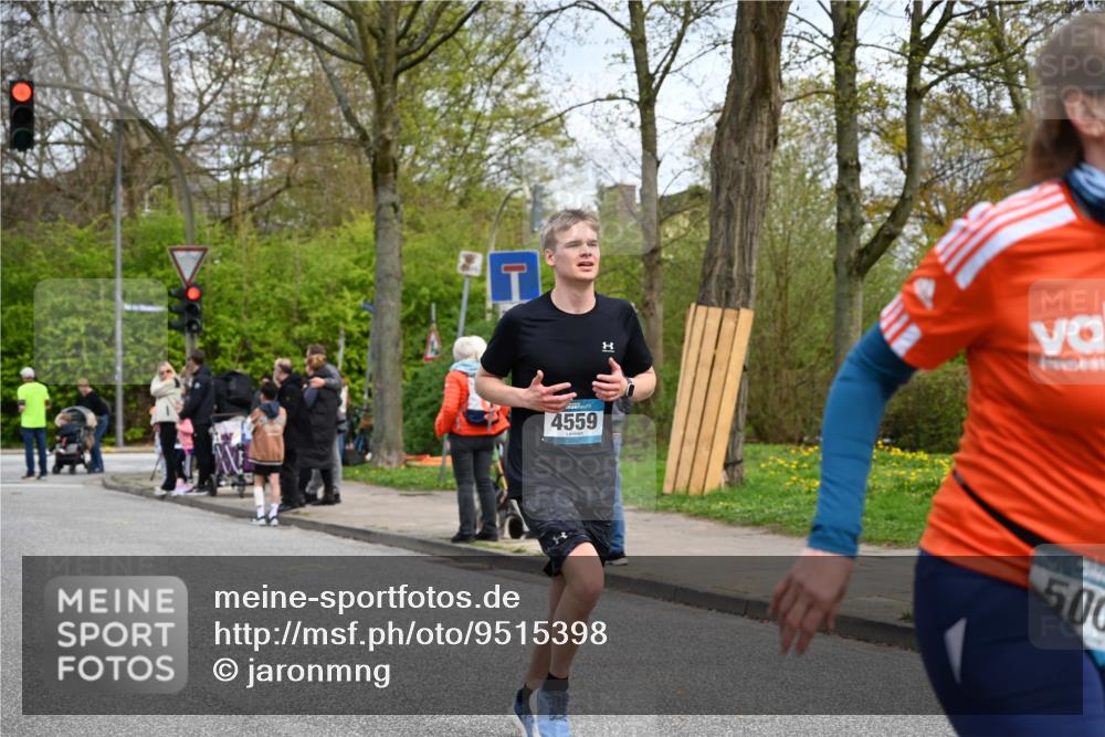 12.04.2026 - 45. Internationalen Wilhelmsburger Insellauf J. Mangold http://msf.ph/oto/9515398 12.04.2026 13:15:06 Ziel 5348, 4837, 4838, 4669, 2110, 4695, 2815, 2785, 2043, 2118, 5755, 5029, 4662, 4663, 4559, 3308, 3881, 3881, 3882, 3767, 3765, 4366, 4227, 3232, 2774, 5725, 3770, 2617, 5453, 4942, 4964, 5675, 4616, 4880, 2832, 3803, 3801 meine-sportfotos.de