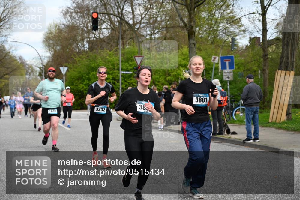 12.04.2026 - 45. Internationalen Wilhelmsburger Insellauf J. Mangold http://msf.ph/oto/9515434 12.04.2026 13:15:11 Ziel 2110, 4695, 2815, 2785, 2043, 2118, 5755, 5029, 4662, 4663, 4559, 3308, 3881, 3882, 3767, 3765, 4366, 4366, 4227, 3232, 2774, 5725, 3770, 2617, 5453, 4942, 4964, 4942, 4964, 5675, 4616, 4880, 2832, 3803, 3801, 3250, 5008, 2853, 3280 meine-sportfotos.de