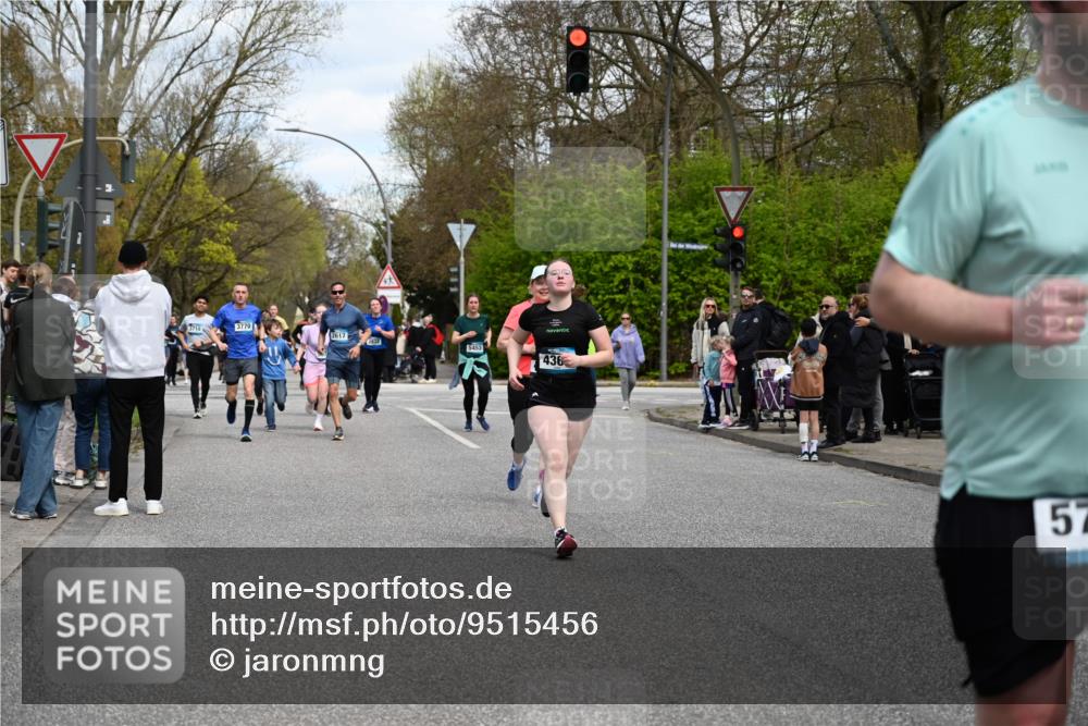 12.04.2026 - 45. Internationalen Wilhelmsburger Insellauf J. Mangold http://msf.ph/oto/9515456 12.04.2026 13:15:14 Ziel 2110, 4695, 2815, 2785, 2043, 2118, 5755, 5029, 4662, 4663, 4559, 3308, 3881, 3882, 3767, 3765, 4366, 4227, 3232, 2774, 5725, 3770, 2617, 5453, 4942, 4964, 5675, 4616, 4880, 2832, 3803, 3801, 3250, 5008, 2853, 3280, 3244, 5292, 4861, 2032, 4731, 2884, 3850 meine-sportfotos.de