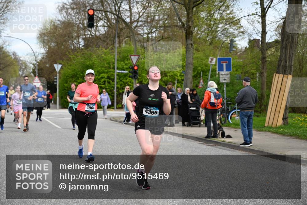 12.04.2026 - 45. Internationalen Wilhelmsburger Insellauf J. Mangold http://msf.ph/oto/9515469 12.04.2026 13:15:15 Ziel 2110, 4695, 2815, 2785, 2043, 2118, 5755, 5029, 4662, 4663, 4559, 3308, 3881, 3882, 3767, 3765, 4366, 4227, 3232, 3232, 2774, 5725, 3770, 2617, 5453, 4942, 4964, 5675, 4616, 4880, 2832, 3803, 3801, 3250, 5008, 2853, 3280, 3244, 5292, 4861, 2032, 4731, 2884, 3850, 4053 meine-sportfotos.de
