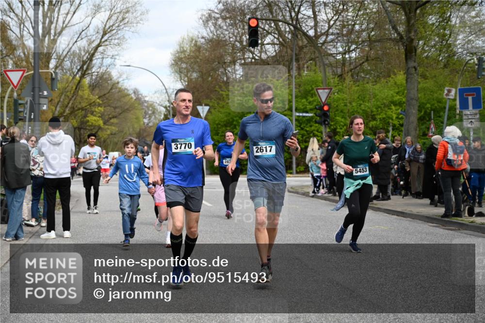 12.04.2026 - 45. Internationalen Wilhelmsburger Insellauf J. Mangold http://msf.ph/oto/9515493 12.04.2026 13:15:19 Ziel 2043, 2118, 5755, 5029, 4662, 4663, 4559, 3308, 3881, 3882, 3767, 3765, 4366, 4227, 3232, 2774, 5725, 3770, 2617, 5453, 4942, 4964, 5675, 4616, 4880, 2832, 3803, 3801, 3250, 5008, 2853, 3280, 3244, 5292, 4861, 2032, 4731, 2884, 3850, 4053, 5686, 4814, 4491 meine-sportfotos.de