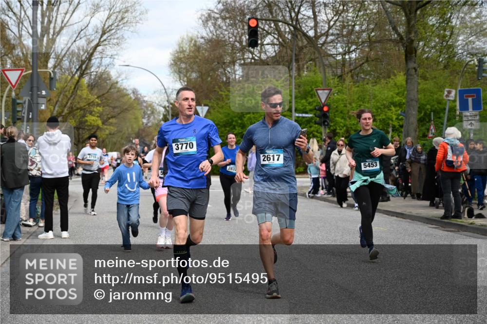 12.04.2026 - 45. Internationalen Wilhelmsburger Insellauf J. Mangold http://msf.ph/oto/9515495 12.04.2026 13:15:19 Ziel 2043, 2118, 5755, 5029, 4662, 4663, 4559, 3308, 3881, 3882, 3767, 3765, 4366, 4227, 3232, 2774, 5725, 3770, 2617, 5453, 4942, 4964, 5675, 4616, 4880, 2832, 3803, 3801, 3250, 5008, 2853, 3280, 3244, 5292, 4861, 2032, 4731, 2884, 3850, 4053, 5686, 4814, 4491 meine-sportfotos.de