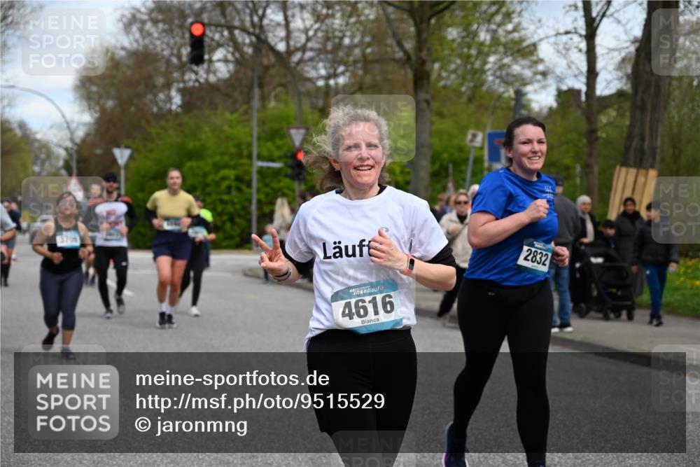 12.04.2026 - 45. Internationalen Wilhelmsburger Insellauf J. Mangold http://msf.ph/oto/9515529 12.04.2026 13:15:23 Ziel 4662, 4663, 4559, 3308, 3881, 3882, 3767, 3765, 4366, 4227, 3232, 2774, 5725, 3770, 2617, 5453, 4942, 4964, 4942, 4964, 5675, 4616, 4880, 2832, 3803, 3801, 3250, 5008, 2853, 3280, 2853, 3280, 3244, 5292, 4861, 2032, 4731, 2884, 3850, 4053, 5686, 4814, 4491, 2681, 5839, 5582 meine-sportfotos.de