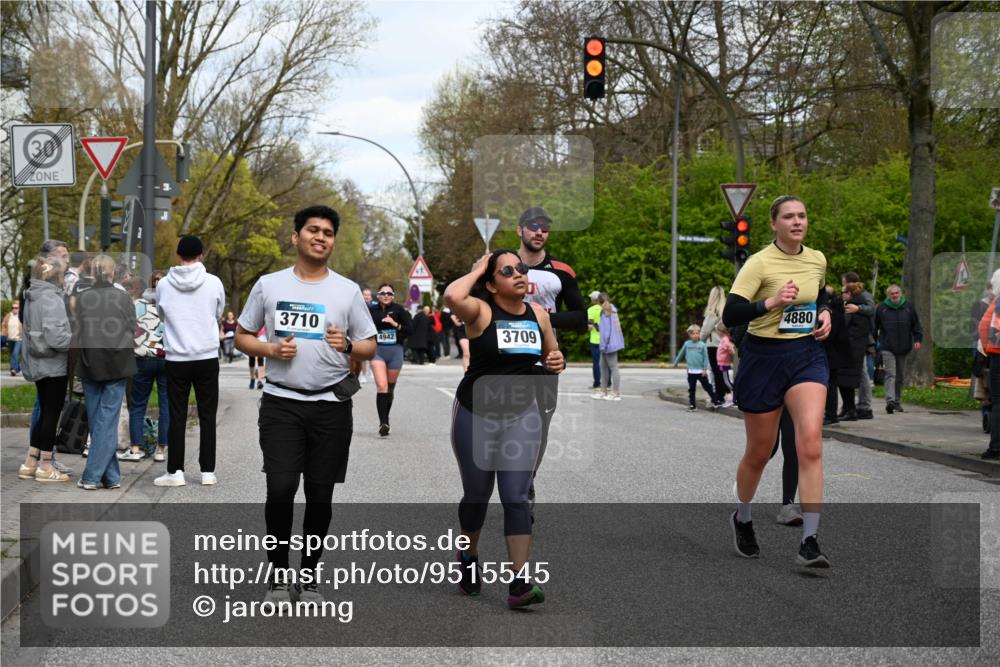 12.04.2026 - 45. Internationalen Wilhelmsburger Insellauf J. Mangold http://msf.ph/oto/9515545 12.04.2026 13:15:25 Ziel 4662, 4663, 4559, 3308, 3881, 3882, 3767, 3765, 4366, 4227, 3232, 2774, 5725, 3770, 2617, 5453, 4942, 4964, 5675, 4616, 4880, 2832, 3803, 3801, 3250, 5008, 2853, 3280, 3244, 5292, 4861, 2032, 2032, 4731, 2884, 3850, 4053, 5686, 4814, 4491, 2681, 5839, 5582, 5666 meine-sportfotos.de