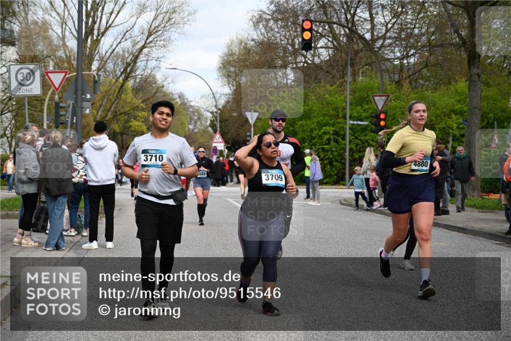 12.04.2026 - 45. Internationalen Wilhelmsburger Insellauf J. Mangold http://msf.ph/oto/9515546 12.04.2026 13:15:25 Ziel 4662, 4663, 4559, 3308, 3881, 3882, 3767, 3765, 4366, 4227, 3232, 2774, 5725, 3770, 2617, 5453, 4942, 4964, 5675, 4616, 4880, 2832, 3803, 3801, 3250, 5008, 2853, 3280, 3244, 5292, 4861, 2032, 2032, 4731, 2884, 3850, 4053, 5686, 4814, 4491, 2681, 5839, 5582, 5666 meine-sportfotos.de