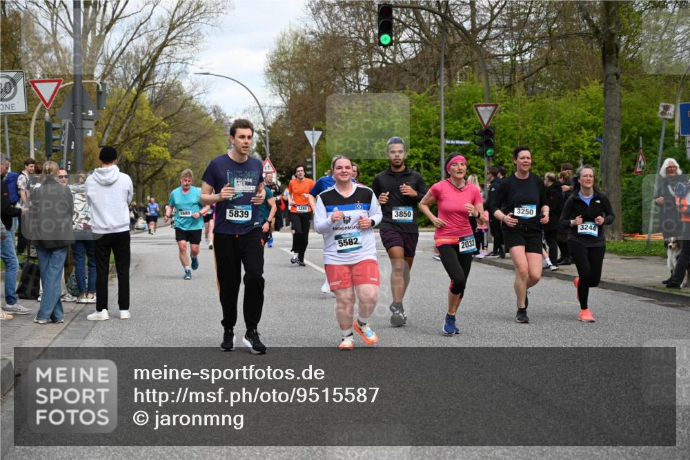 12.04.2026 - 45. Internationalen Wilhelmsburger Insellauf J. Mangold http://msf.ph/oto/9515587 12.04.2026 13:15:32 Ziel 3882, 3767, 3765, 4366, 4227, 3232, 2774, 5725, 3770, 2617, 5453, 4942, 4964, 5675, 4616, 4880, 2832, 3803, 3801, 3250, 5008, 2853, 3280, 3244, 5292, 4861, 2032, 4731, 2884, 3850, 4053, 5686, 4814, 4491, 2681, 5839, 5582, 5666, 3993, 5517, 3710, 3709 meine-sportfotos.de