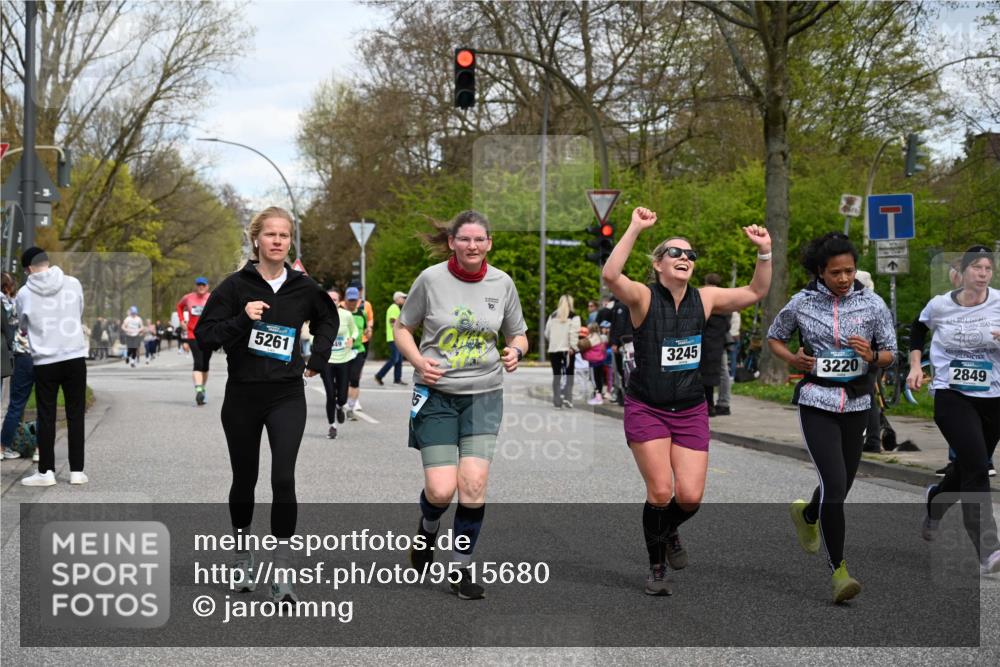 12.04.2026 - 45. Internationalen Wilhelmsburger Insellauf J. Mangold http://msf.ph/oto/9515680 12.04.2026 13:16:05 Ziel 5686, 4814, 4491, 2681, 5839, 5582, 5666, 3993, 5517, 3710, 3709, 4132, 2849, 4808, 5261, 3220, 4502, 3220, 4502, 3897, 3245, 4849, 3195, 5275, 5269, 4820, 4926, 3656, 4312, 5404, 3704 meine-sportfotos.de