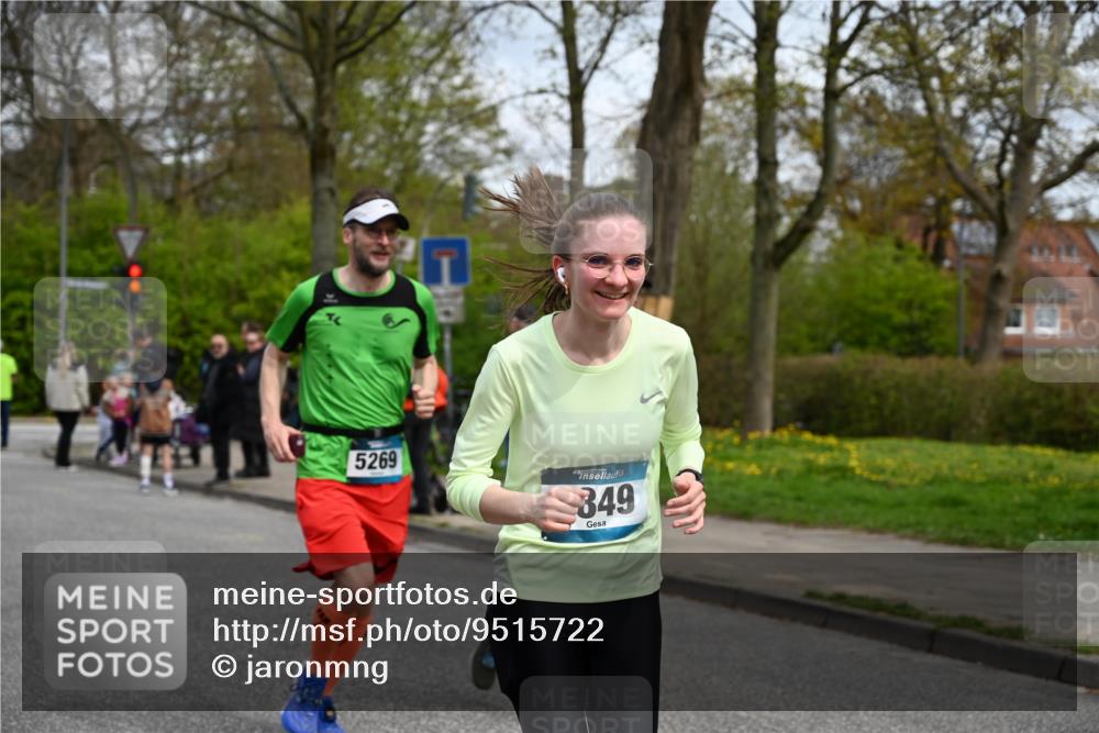 12.04.2026 - 45. Internationalen Wilhelmsburger Insellauf J. Mangold http://msf.ph/oto/9515722 12.04.2026 13:16:11 Ziel 2681, 5839, 5582, 5666, 3993, 5517, 3710, 3709, 4132, 2849, 4808, 5261, 3220, 4502, 3897, 3245, 4849, 3195, 5275, 5269, 4820, 4926, 3656, 4312, 5404, 3704, 3846, 2316 meine-sportfotos.de