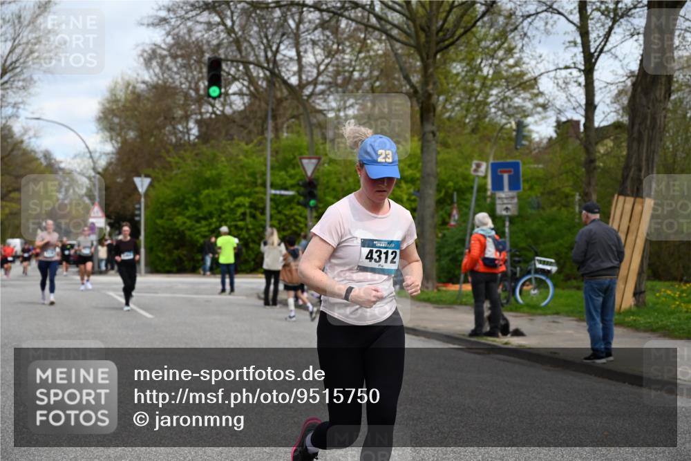 12.04.2026 - 45. Internationalen Wilhelmsburger Insellauf J. Mangold http://msf.ph/oto/9515750 12.04.2026 13:16:22 Ziel 4132, 2849, 4808, 5261, 3220, 4502, 3897, 3245, 4849, 3195, 5275, 5269, 4820, 4926, 3656, 4312, 5404, 3704, 3846, 2316, 2316, 5487, 3040, 4752 meine-sportfotos.de