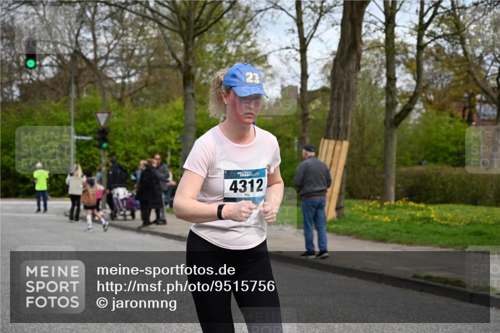 12.04.2026 - 45. Internationalen Wilhelmsburger Insellauf J. Mangold http://msf.ph/oto/9515756 12.04.2026 13:16:22 Ziel 4132, 2849, 4808, 5261, 3220, 4502, 3897, 3245, 4849, 3195, 5275, 5269, 4820, 4926, 3656, 4312, 5404, 3704, 3846, 2316, 2316, 5487, 3040, 4752 meine-sportfotos.de