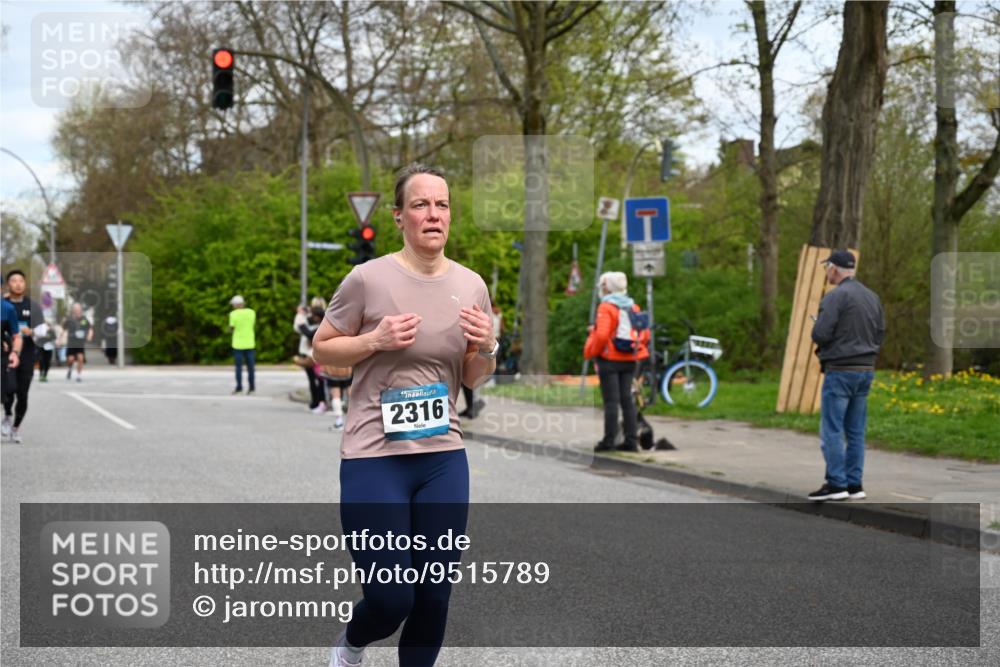 12.04.2026 - 45. Internationalen Wilhelmsburger Insellauf J. Mangold http://msf.ph/oto/9515789 12.04.2026 13:16:30 Ziel 3220, 4502, 3897, 3245, 4849, 3195, 5275, 5269, 4820, 4926, 3656, 4312, 5404, 3704, 3846, 2316, 5487, 5487, 3040, 4752, 3886, 3097, 2942, 3575 meine-sportfotos.de